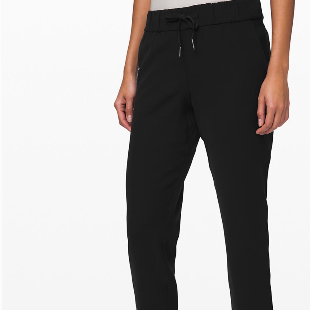 Brand new! LULULEMON ON THE FLY CROP PANTS